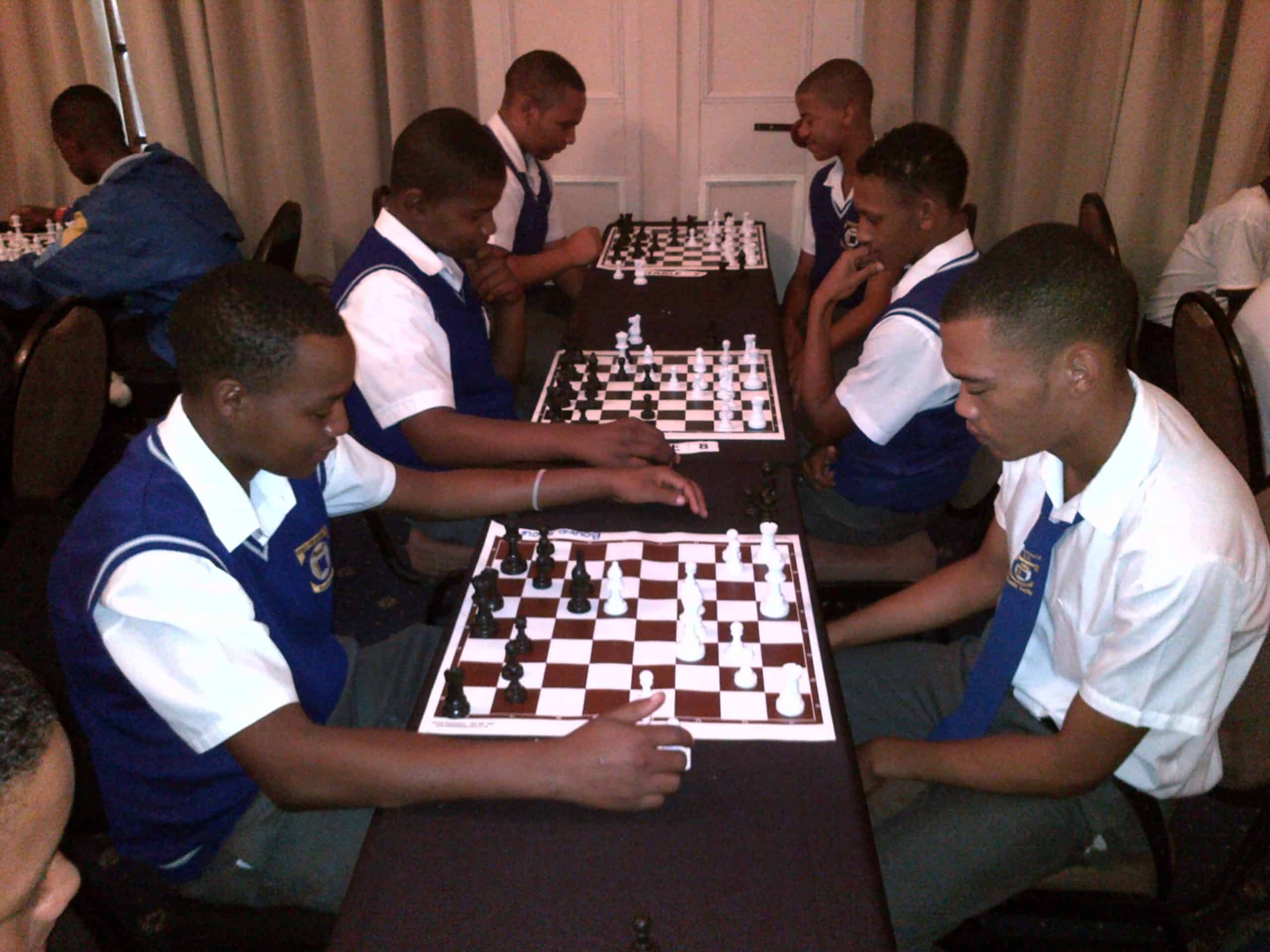 CLUB LIFE: Chess Club Makes Moves